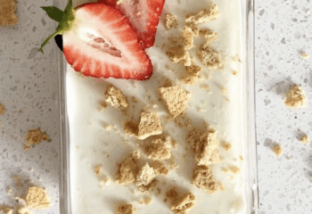 Strawberry Cheesecake Overnight Oats