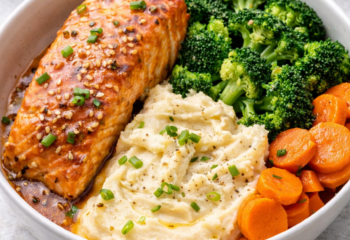 Honey Garlic Salmon Bowl Honey Garlic Salmon Bowl